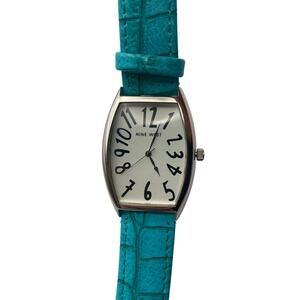 Nine West Womens Analog Watch 9W/1371 with New Battery and Adjustable Band